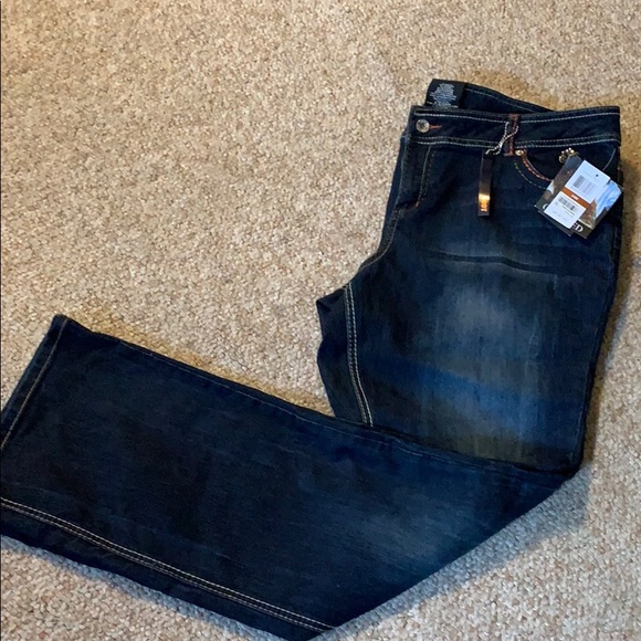 Dereon Denim - Deron Woman Boot Leg Jeans Size 24 W
